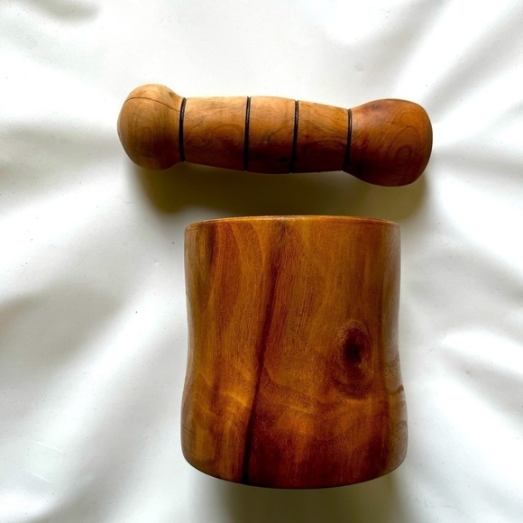 MADE IN MONTANA Walnut Mortar and Pestle - Picture 4 of 8